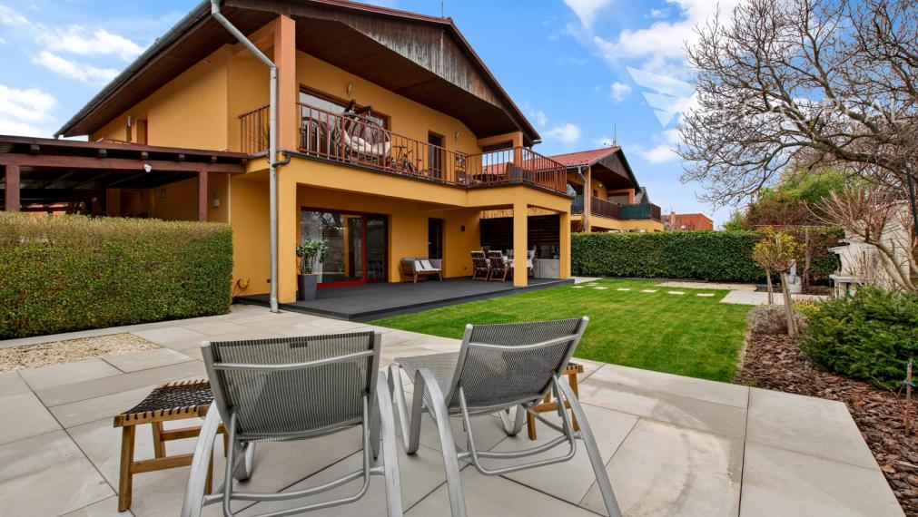 4-izbový byt so záhradou a veľkou terasou v rodinnom dome v Ivanke pri Dunaji - VIDEO