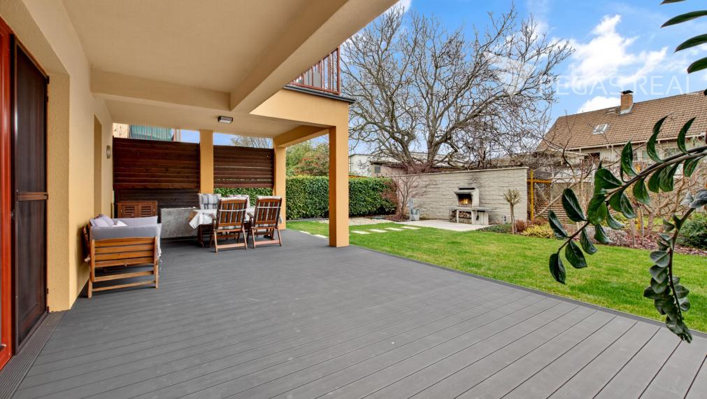 4-izbový byt so záhradou a veľkou terasou v rodinnom dome v Ivanke pri Dunaji - VIDEO