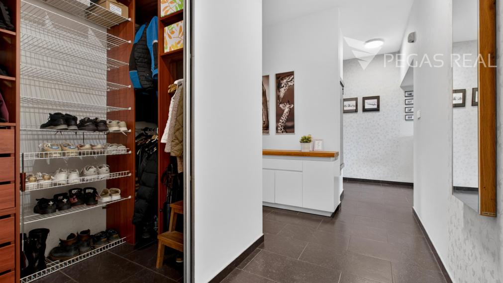 4-izbový byt so záhradou a veľkou terasou v rodinnom dome v Ivanke pri Dunaji - VIDEO