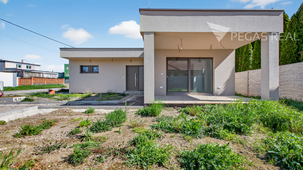 Moderný 3-izbový dom v kľudnej ulici – Veľké Úľany | novostavba s potenciálom dotvoriť si dom podľa seba