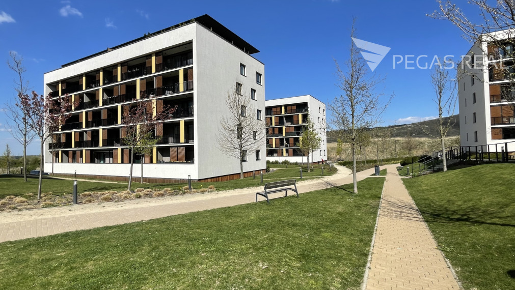 Moderný 2-izbový byt s veľkorysou lodžiou (12 m²) | BORY | parkovanie