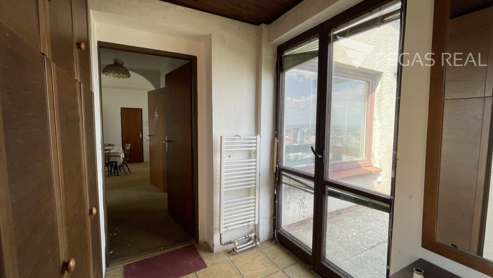 KOLIBA – HLAVNÁ ULICA | Rodinný dom s 2 bytmi, na pozemku 553 m² s krásnymi výhľadmi na BA | investícia / prestavba / nový projekt