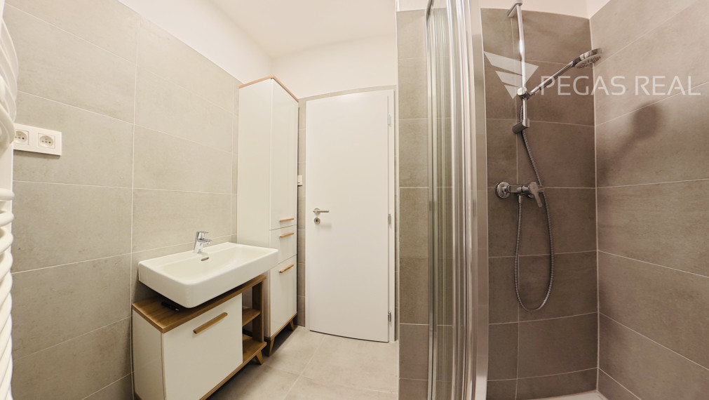 Pekný 3-izbový byt v modernej novostavbe na Ľadovej  ulici – Bratislava I - VIDEO