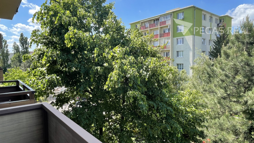 NA PRENÁJOM | Útulný a svetlý 2-izbový byt s 2 balkónmi v pokojnej zelenej lokalite – Krasňany