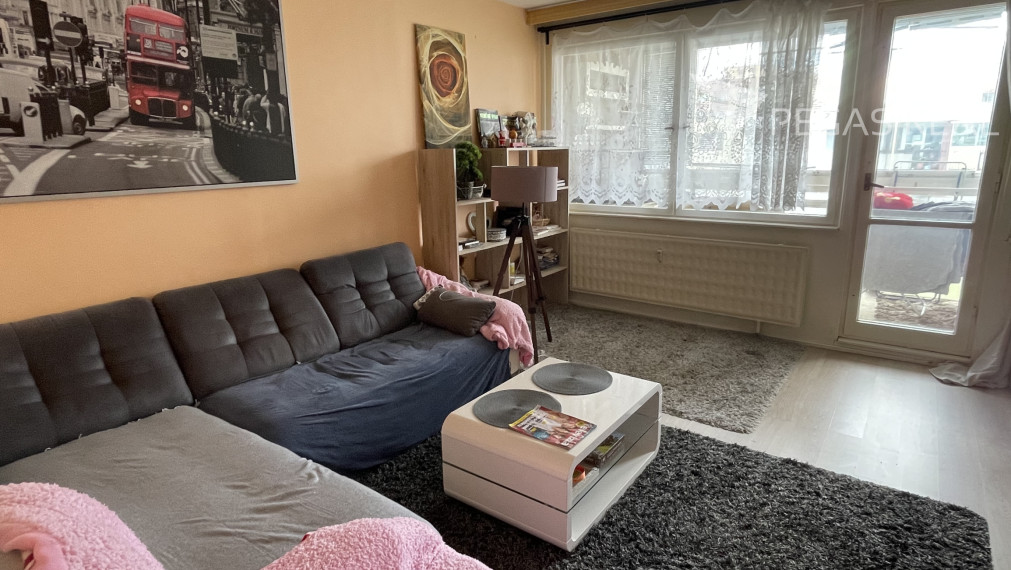 3-izbový byt s veľkou loggiou a pivnicou vo vyhľadávanej lokalite BA – Lamač