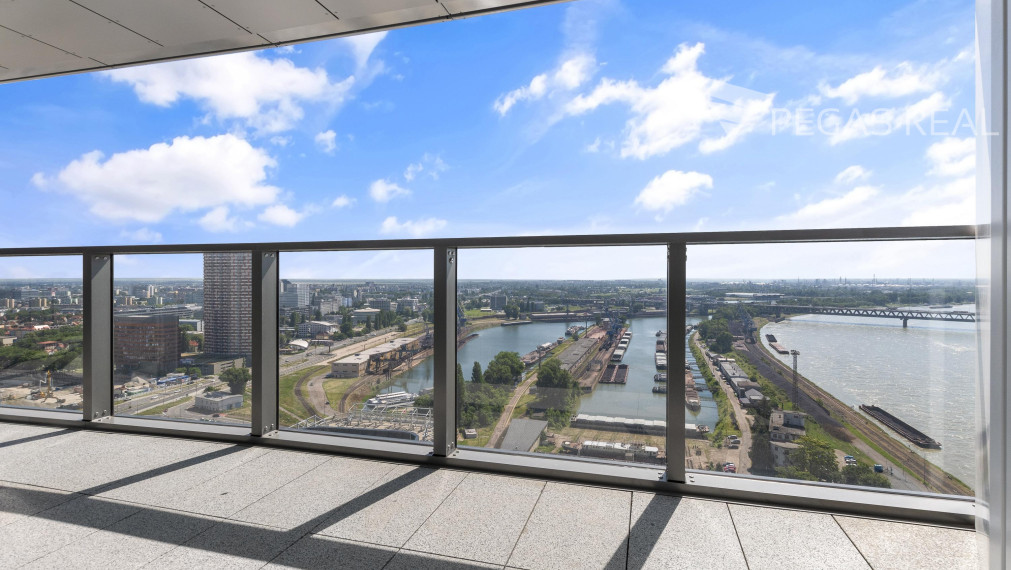 SUPER CENA 3-IZBOVÝ BYT V EUROVEA TOWER S PANORAMATICKÝM VÝHĽADOM NA DUNAJ + 2x PARKING
