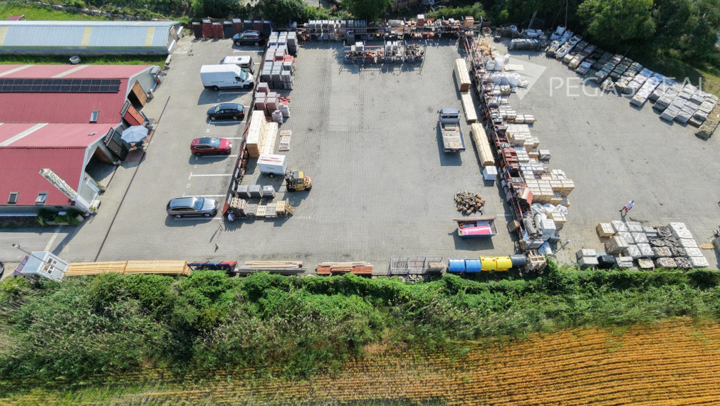 Spevnená plocha 1 050 m² pre nákladné autá, kontajnery a skladovanie – Záhorská Bystrica, D2