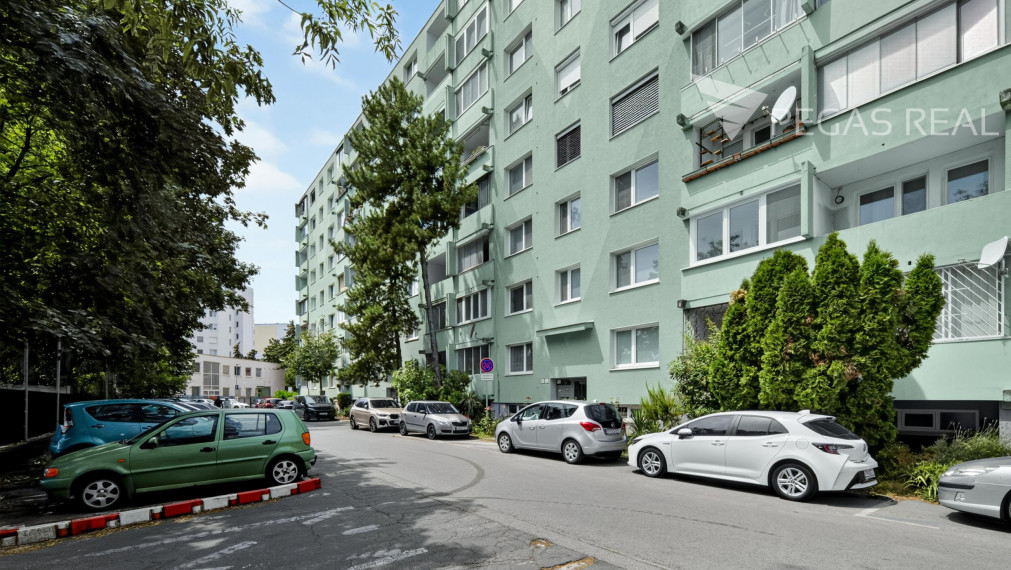 REZERVOVANÉ 3-izbový byt s loggiou a skvelou dispozíciou, Estónska ul. – Podunajské Biskupice