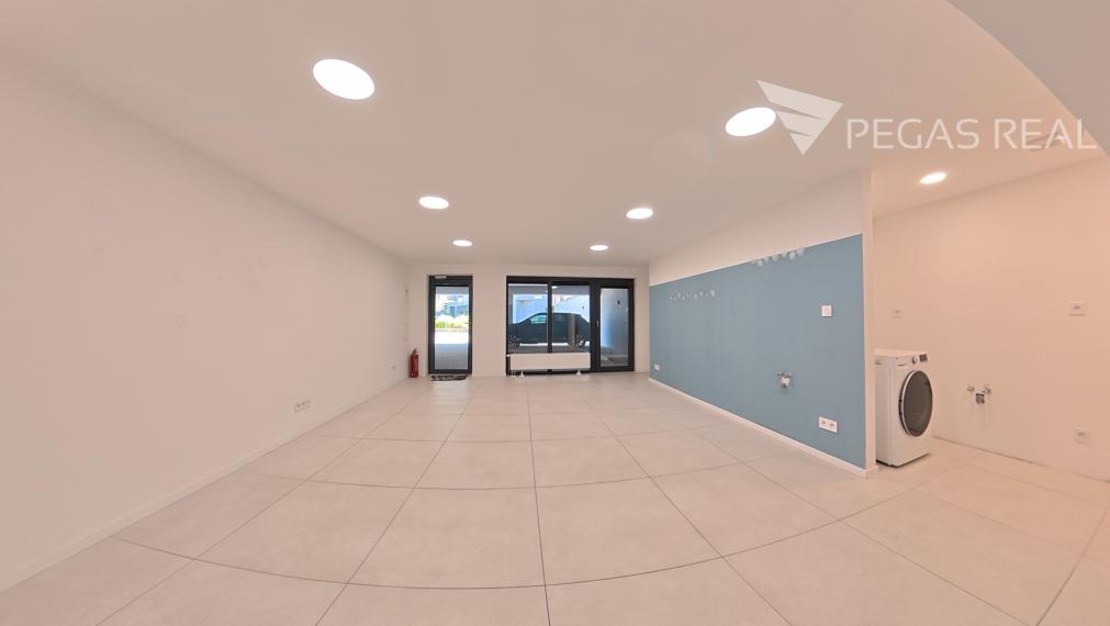 MODERNÝ NEBYTOVÝ PRIESTOR 60 m² | ĽADOVÁ ULICA | BRATISLAVA – STARÉ MESTO