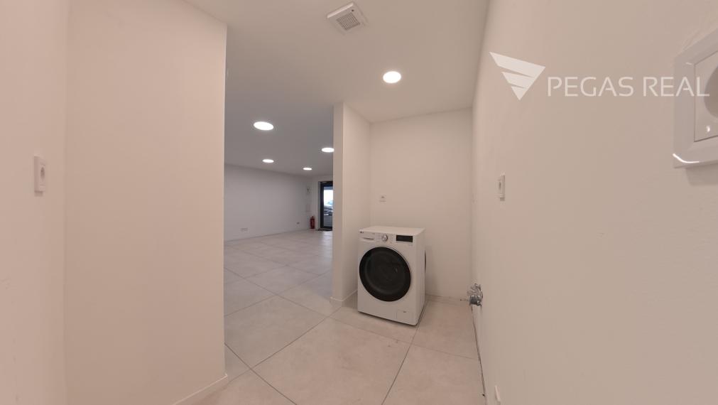 MODERNÝ NEBYTOVÝ PRIESTOR 60 m² | ĽADOVÁ ULICA | BRATISLAVA – STARÉ MESTO