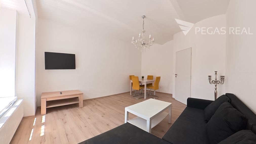 Priestranný 2-izbový byt s výmerou 70 m² v centre Bratislavy – Palisády