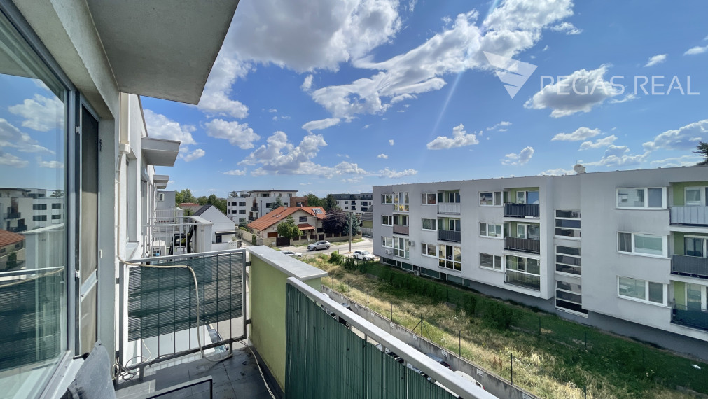 2-izbový byt s balkónom a 2× klimatizáciou v obľúbenej lokalite Ružinova