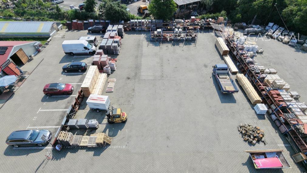 Spevnená plocha 1 050 m² pre nákladné autá, kontajnery a skladovanie – Záhorská Bystrica, D2