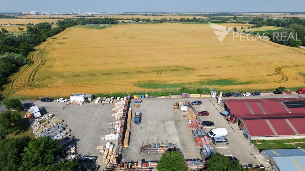 Spevnená plocha 1 050 m² pre nákladné autá, kontajnery a skladovanie – Záhorská Bystrica, D2