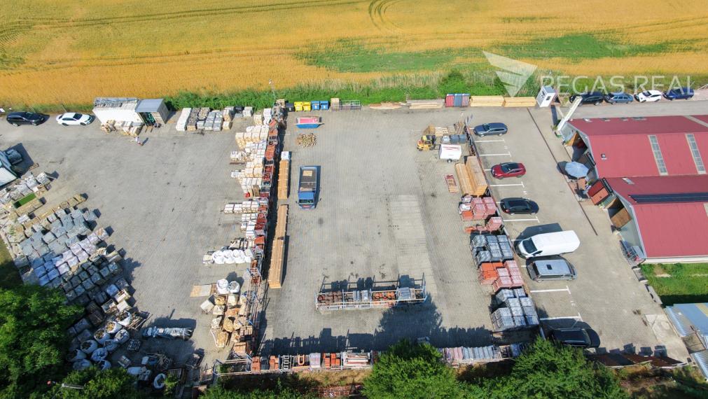 Atraktívne kancelárske priestory 100 m² s veľkým parkovaním – Záhorská Bystrica