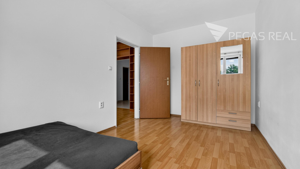 2-izbový byt s balkónom v pokojnej lokalite na Píniovej ulici