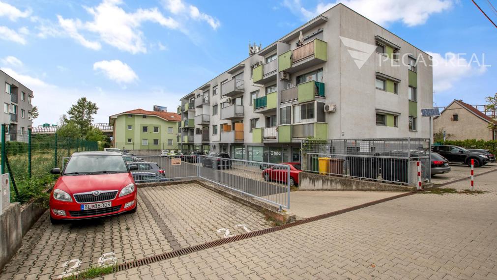SUPER CENA - 2-izbový byt s balkónom a 2× klimatizáciou v obľúbenej lokalite Ružinova