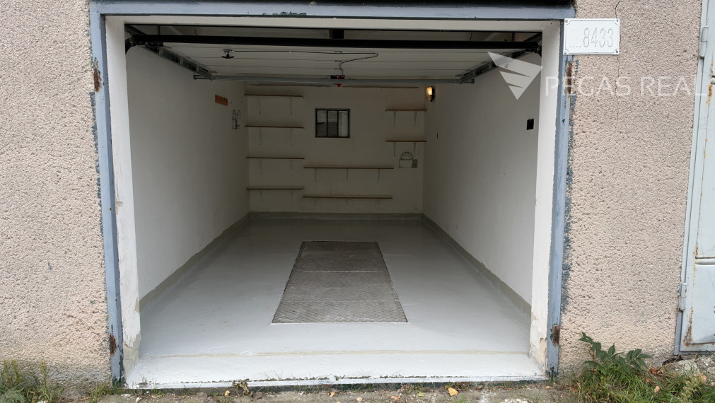 Garáž na predaj - 20m2, BA - Rača - Hlinícka ul.