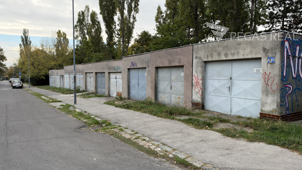 Garáž na predaj - 20m2, BA - Rača - Hlinícka ul.