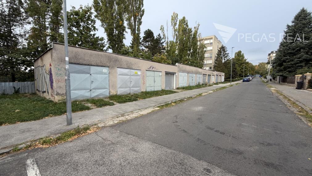 Garáž na predaj - 20m2, BA - Rača - Hlinícka ul.