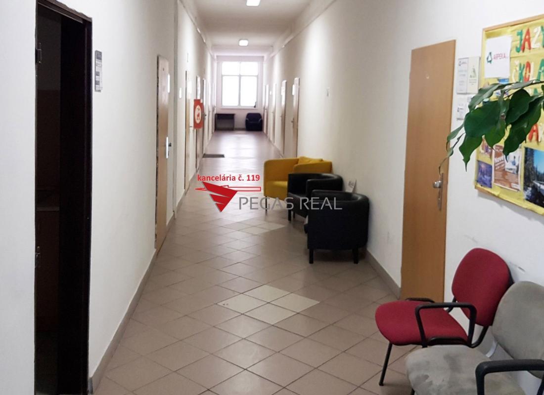 Na prenájom kancelária 18,2m2 Wolkrova, Bratislava V – Petržalka