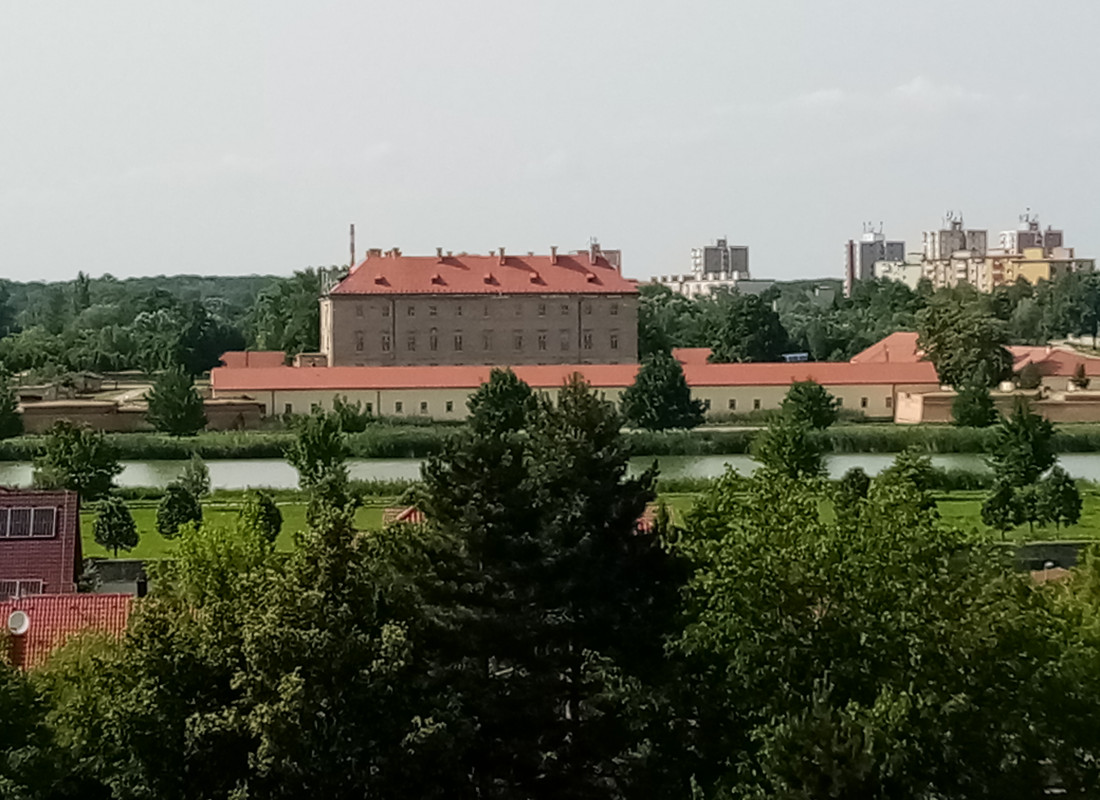 Realitná kancelária PEGAS REAL Vám ponúka na predaj 3-izbový byt na ulici Pri kaštieli v Holíči.