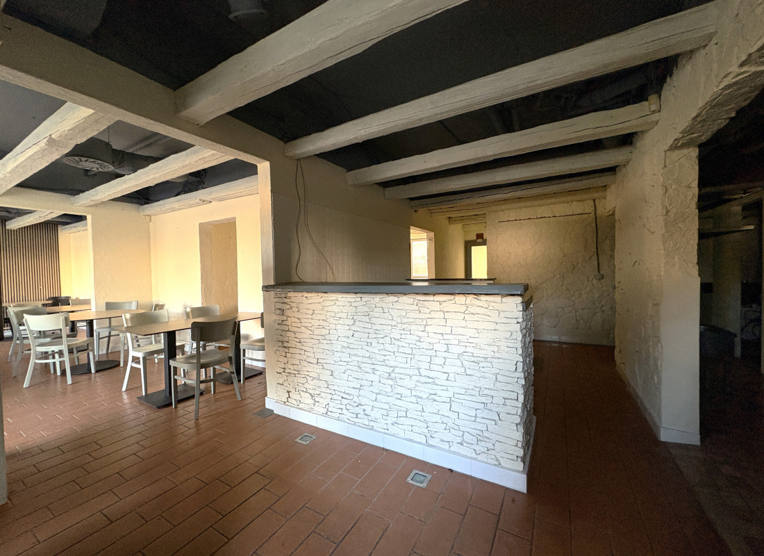 Gastro priestor so zariadením v Ružinove-Mierová ulica
