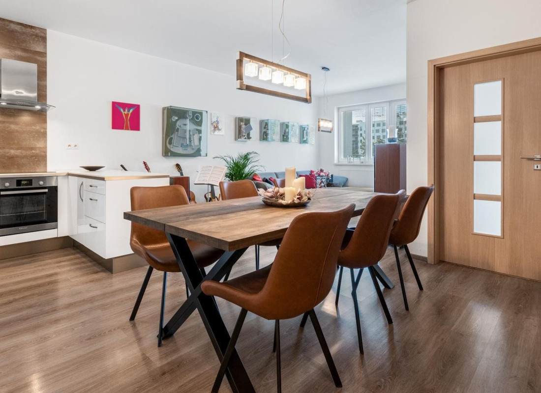 NOVÁ CENA: 3 izbový byt  v Ružinove s parkingom - VIDEO