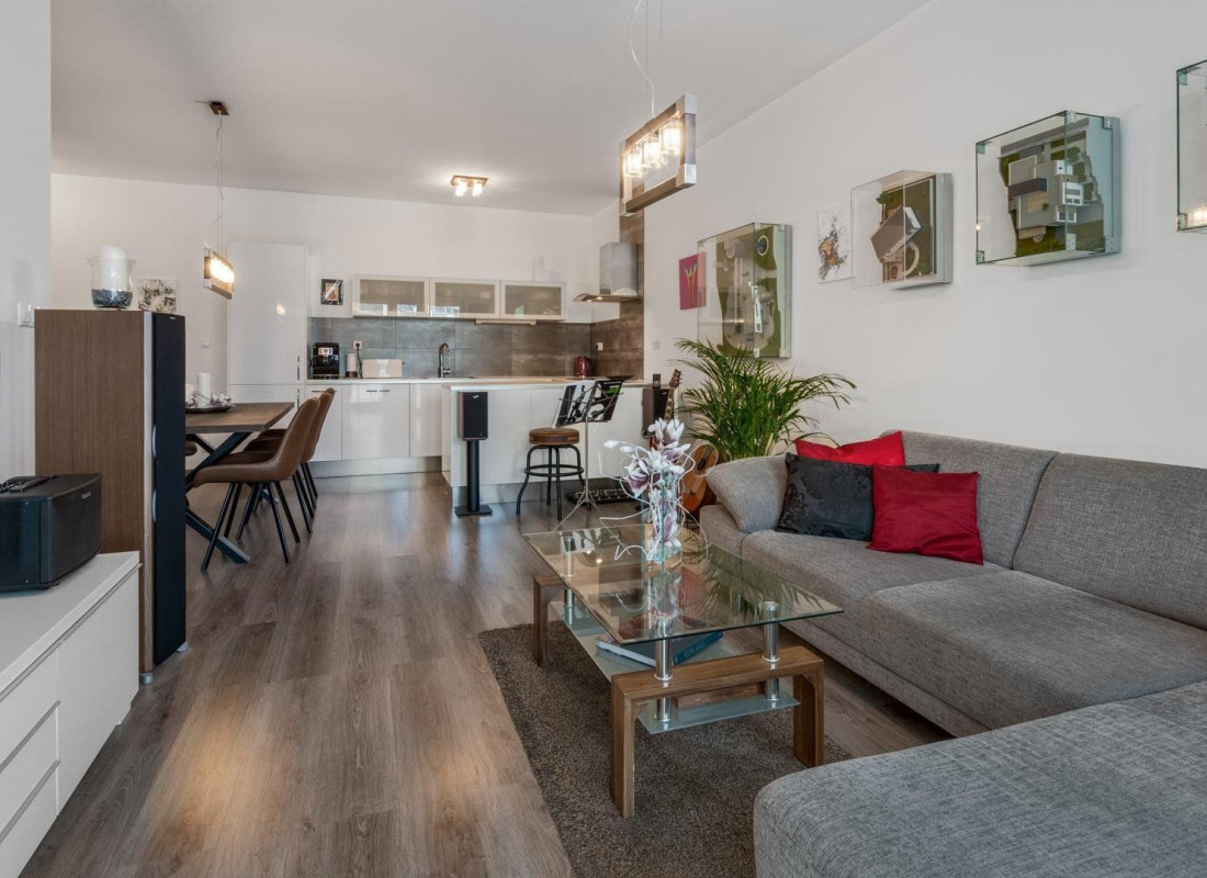 3 izbový byt  v Ružinove s parkingom - VIDEO