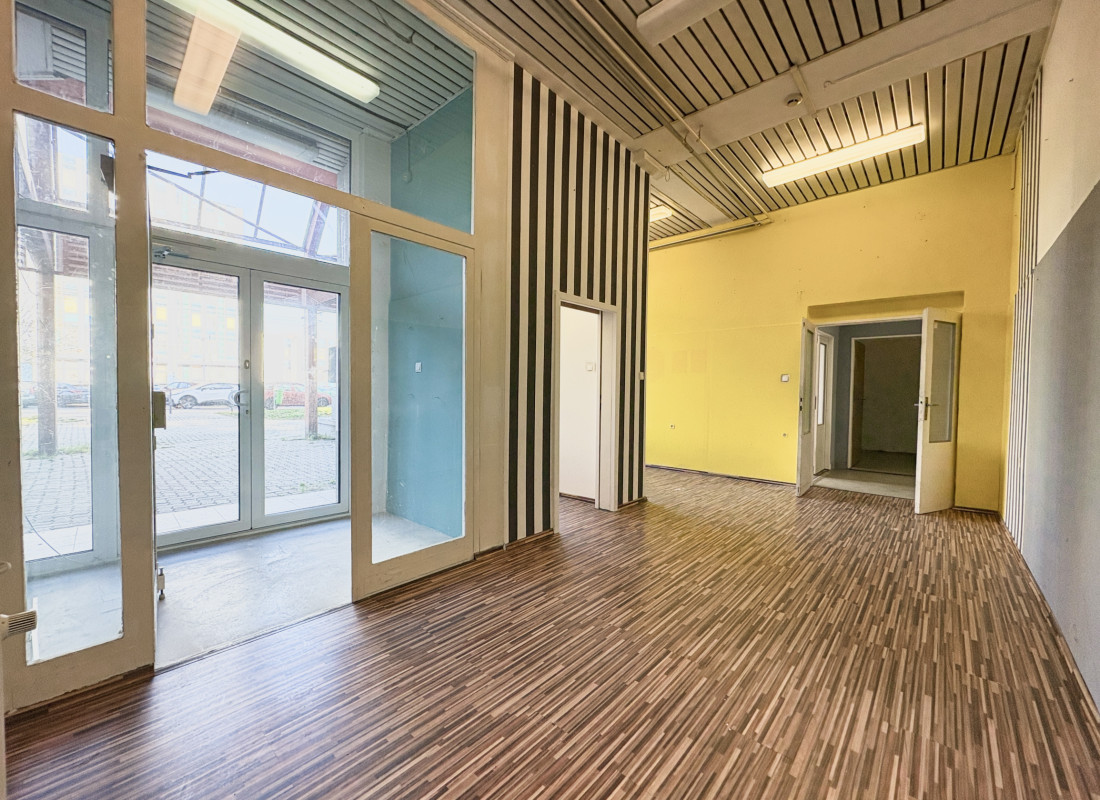 Obchodný priestor na prenájom v Ružinove -video