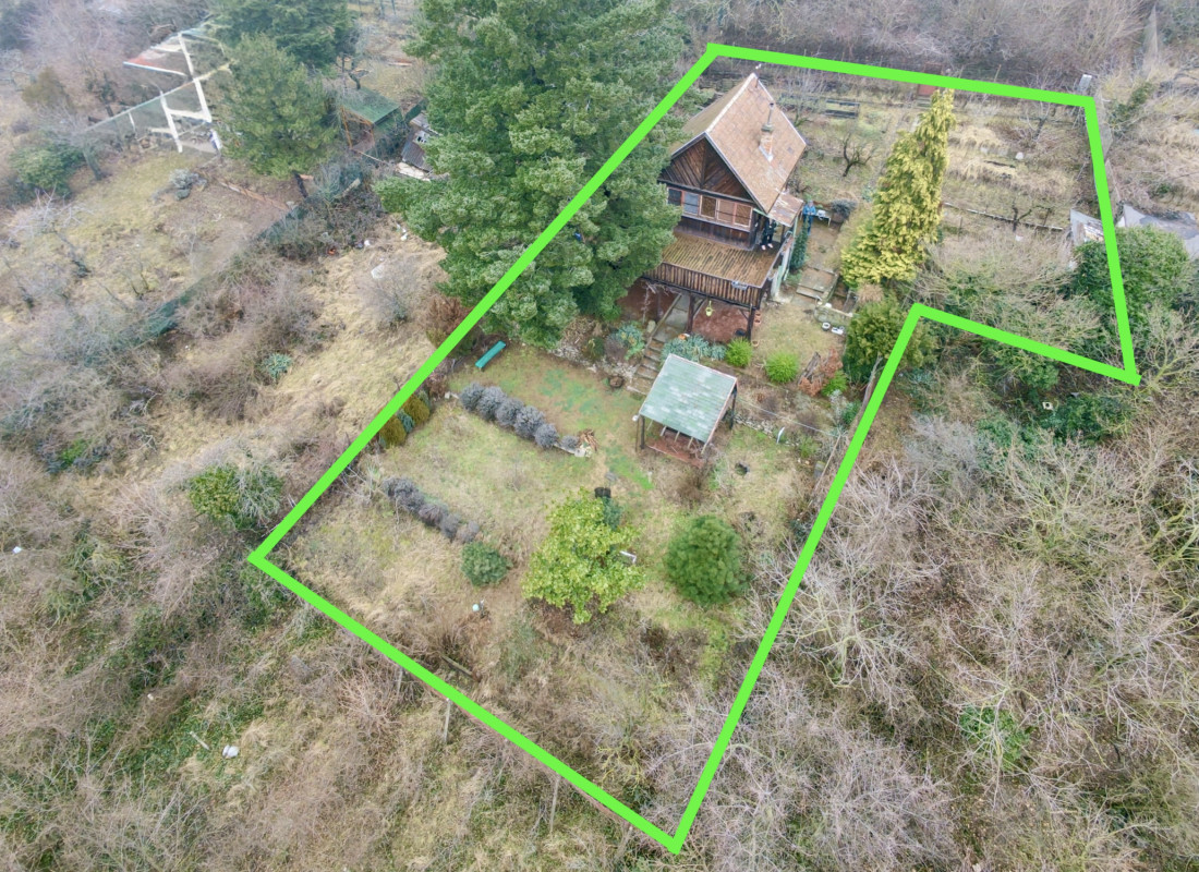 Pozemok s chatou, výhľad na Dunaj. Bratislava I, Bôrik