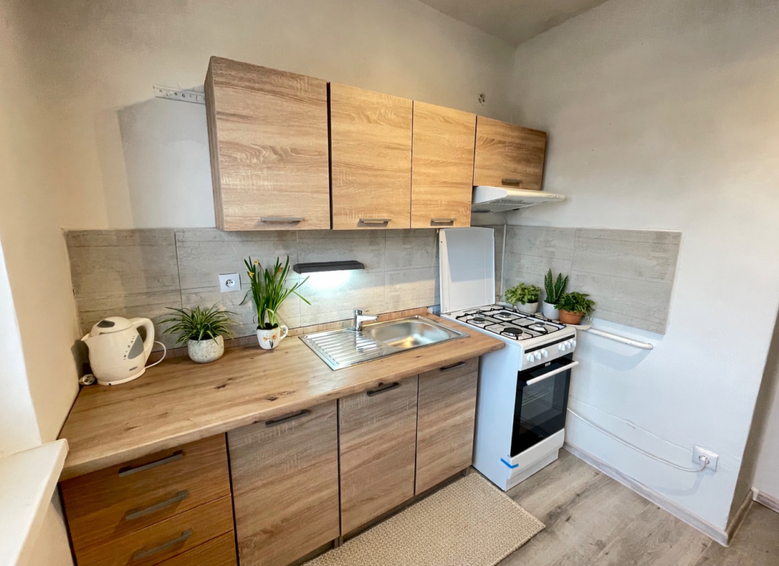 1-IZBOVÝ BYT SO SAMOSTATNOU KUCHYŇOU | NOVÉ MESTO – BÚDYŠÍNSKA