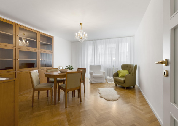 REZERVOVANE 2,5 izbový byt  v Starom Meste, Medená ulica, 2 balkóny a pivnica