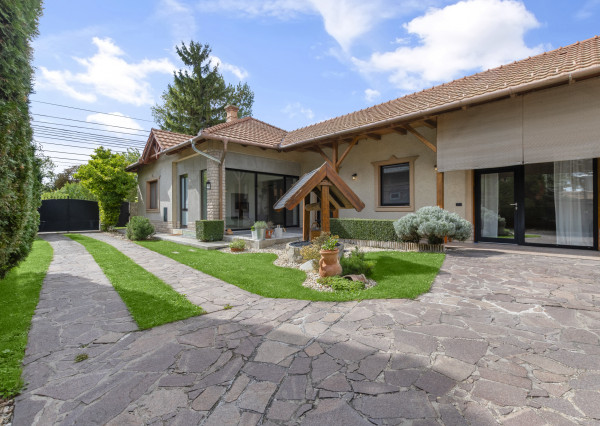 Krásny 4-izb.rodinný dom v obci Hegeyshalom, iba 20 min. od Auparku