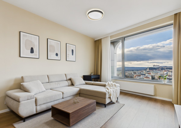 Štýlový 2-izbový byt (50 m²) s úžasným výhľadom na Bratislavský hrad v SKY PARKU
