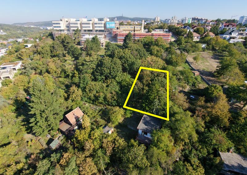 Pozemok s výhľadom na Hradnom kopci. Bôrik, Bratislava